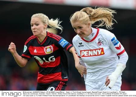 Koeln vl. Turid Knaak (Leverkusen), Rachel Rinast (Koeln) im Laufduell 1. FC Koeln - Bayer 04 Leverkusen, Fussball, Frauen, Damen, Allianz Frauen-Bundesliga, Spieltag 6, 17.10.2015 Copyright: Hornx Eibner-Pressefoto EP_bhorn