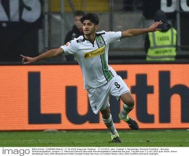17.10.2015, xjhx, Fussball 1. Bundesliga, Eintracht Frankfurt - Borussia Moenchengladbach, emspor v.l. Mahmoud Dahoud (Borussia Mönchengladbach) celebrate the goal, Torjubel zum 1:2
