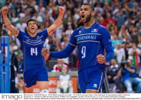 17.10.2015, Armeec Arena, Sofia Volleyball, Europameisterschaft, Halbfinale, Bulgarien vs. Frankreich Jubel Nicolas Le Goff ( 14 FRA), Earvin Ngapeth ( 9 FRA)