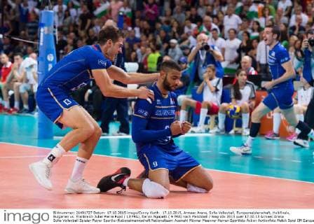 17.10.2015, Armeec Arena, Sofia Volleyball, Europameisterschaft, Halbfinale, Bulgarien vs. Frankreich Jubel Pierre Pujol ( 13 FRA), Earvin Ngapeth ( 9 FRA) nach Matchball Sieg