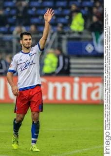 Deutschland, Hamburg , Volkspark Stadion, Fussball, 1. Bundesliga, Saison 2015 2016 , Hamburger SV - Bayer 04 Leverkusen, Schlussjubel , Emir Spahic(HSV) vor dem Fanblock der Leverkusener