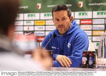 Dirk Schuster (Trainer SV Darmstadt 98), Pressekonferenz, FC Augsburg vs. SV Darmstadt 98, 9. Spieltag, 17.10.2015