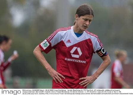 Kerstin Garefrekes (1. FFC Frankfurt, 18) enttäuscht, enttäuscht schauend, disappointed nach dem Abpfiff, Fussball, Allianz Frauen-Bundesliga, SV Werder Bremen - 1. FFC Frankfurt, xdgx