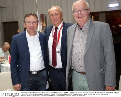 TENNIS - WTA Tennis Damen Generali Ladies 2015 LINZ,AUSTRIA,18.OCT.15 - TENNIS - WTA Tour, Generali Ladies. Image shows Franz Schiefermair (Sportunion OOE), president Robert Gross (OETV) and Herbert Offenberger (ASVOE). GEPAxpictures xWalterxLuger