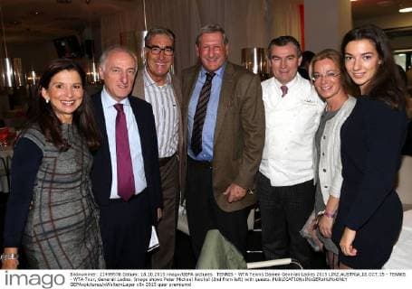 TENNIS - WTA Tennis Damen Generali Ladies 2015 LINZ,AUSTRIA,18.OCT.15 - TENNIS - WTA Tour, Generali Ladies. Image shows Peter Michael Reichel (2nd from left) with guests. GEPAxpictures xWalterxLuger