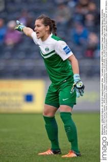 Torhueterin Lisa WEISS (SGE) Fussball Frauen 1.Bundesliga Saison 2015 2016, 6.Spieltag: 1.FFC Turbine Potsdam - SGS Essen in Potsdam, Deutschland am 18.10.2015,