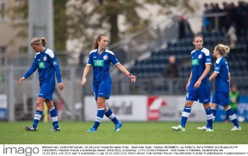 Nach dem Spiel: Patricia HANEBECK, Lia WAELTI, Ilaria MAURO und Svenja HUTH (vl allePOT) Fussball Frauen 1.Bundesliga Saison 2015 2016, 6.Spieltag: 1.FFC Turbine Potsdam - SGS Essen in Potsdam, Deutschland am 18.10.2015,