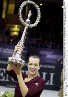TENNIS - WTA Tennis Damen Generali Ladies 2015 LINZ,AUSTRIA,18.OCT.15 - TENNIS - WTA Tour, Generali Ladies, award ceremony. Image shows Anastasia Pavlyuchenkova (RUS). Keywords: trophy. GEPAxpictures xMatthiasxHauer