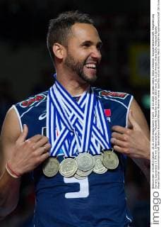 18.10.2015, Armeec Arena, Sofia Volleyball, Europameisterschaft, Siegerehrung Osmany Juantorena ( 5 ITA) mit Silbermedaille Medaille Medaillen