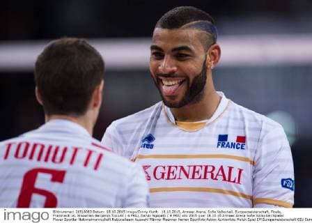 18.10.2015, Armeec Arena, Sofia Volleyball, Europameisterschaft, Finale, Frankreich vs. Slowenien Benjamin Toniutti ( 6 FRA), Earvin Ngapeth ( 9 FRA)