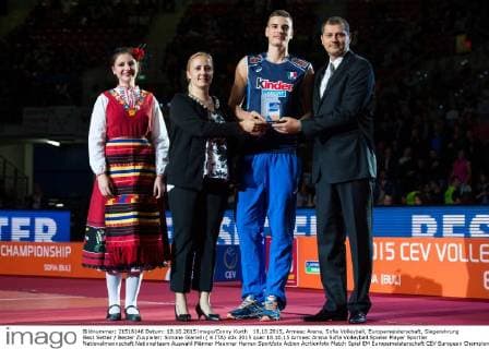 18.10.2015, Armeec Arena, Sofia Volleyball, Europameisterschaft, Siegerehrung Best Setter Bester Zuspieler: Simone Gianelli ( 6 ITA)
