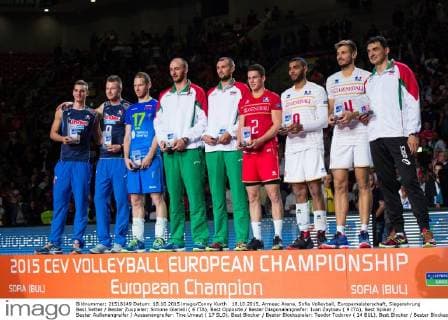 18.10.2015, Armeec Arena, Sofia Volleyball, Europameisterschaft, Siegerehrung Best Setter Bester Zuspieler: Simone Gianelli ( 6 ITA), Best Opposite Bester Diagonalangreifer: Ivan Zaytsev ( 9 ITA), Best Spiker Bester Außenangreifer Aussenangreifer: Tine Urnaut ( 17 SLO), Best Blocker Bester Blockspieler: Teodor Todorov ( 14 BUL), Best Blocker Bester Blockspieler: Viktor Yosifov ( 12 BUL), Best Libero Bester Libero: Jenia Grebennikov ( 2 FRA), Best Spiker Bester Außenangreifer Aussenangreifer: Earvin Ngapeth ( 9 FRA), MVP Wertvollster Spieler: Antonin Rouzier ( 4 FRA), Fair Play Award: Vladimir Nikolov ( 11 BUL)