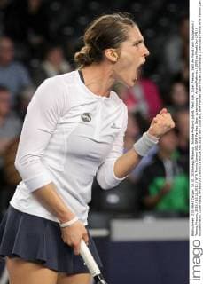 Andrea Petkovic jubelt, freut sich, Jubel, Freude, ballt die Faust nach Satzgewinn Tennis, Frauen, 2015 19.10.2015 WTA Tennis Damen BGL BNP Paribas Open Luxembourg - Andrea Petkovic (GER) vs Misaki Doi (JPN) Kockelscheuer, Luxemburg 