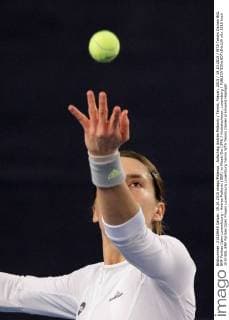 Aufschlag Andrea Petkovic Tennis, Frauen, 2015 19.10.2015 WTA Tennis Damen BGL BNP Paribas Open Luxembourg - Andrea Petkovic (GER) vs Misaki Doi (JPN) Kockelscheuer, Luxemburg 