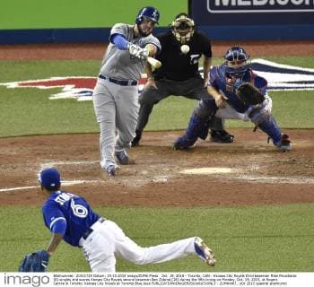 Oct. 19, 2015 - Toronto, CAN - Kansas City Royals third baseman Mike Moustakas (8) singles and scores Kansas City Royals second baseman Ben Zobrist (18) during the fifth inning on Monday, Oct. 19, 2015, at Rogers Centre in Toronto. Kansas City Royals at Toronto Blue Jays - ZUMAm67_