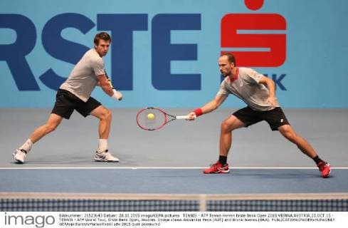 TENNIS - ATP Tennis Herren Erste Bank Open 2015 VIENNA,AUSTRIA,20.OCT.15 - TENNIS - ATP World Tour, Erste Bank Open, doubles. Image shows Alexander Peya (AUT) and Bruno Soares (BRA). GEPAxpictures xMarioxKneisl