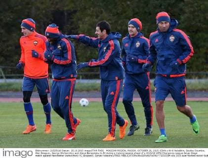 MOSCOW REGION, RUSSIA. OCTOBER 20, 2015. CSKA s Kirill Nababkin, Seydou Doumbia, Alan Dzagoev, Georgy Shchennikov and Alexei Berezutsky (L-R) during a training session ahead of a 2015 16 UEFA Champions League Group Stage match against Manchester United ManU FC (England). Sergei Fadeichev TASS  TS010334