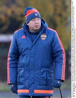 MOSCOW REGION, RUSSIA. OCTOBER 20, 2015. CSKA s head coach Leonid Slutsky attends his club s training session ahead of a 2015 16 UEFA Champions League Group Stage match against Manchester United ManU FC (England). Sergei Fadeichev TASS  TS010335