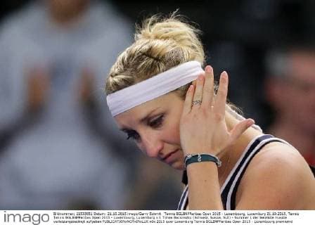 Tennis BGLBNPParibas Open 2015 - Luxembourg, Luxemburg 21.10.2015, Tennis Tennis BGLBNPParibas Open 2015 - Luxembourg, Luxemburg v.l. Timea Bacsinszky (Schweiz, Suisse, SUI) - Nummer 1 der Setzliste musste verletzungsbedingt aufgeben 