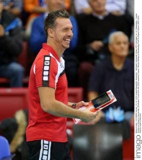 Stuttgart Volleyball Allianz MTV Stuttgart vs. VC Wiesbaden, Trainer Guillermo Naranjo Hernandez (Stuttgart) freut sich