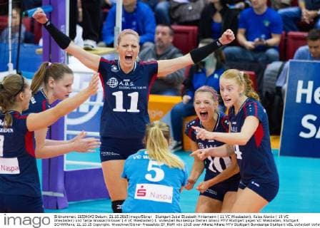 Stuttgart Jubel Elizabeth Hintemann ( 11 VC Wiesbaden), Kaisa Alanko ( 10 VC Wiesbaden) und Tanja Grosser Grosser ( 4 VC Wiesbaden) 1. Volleyball Bundesliga Damen Allianz MTV Stuttgart gegen VC Wiesbaden, Stuttgart SCHARRena, 21.10.15 Copyright: Wuechner Eibner-Pressefoto EP_NWR