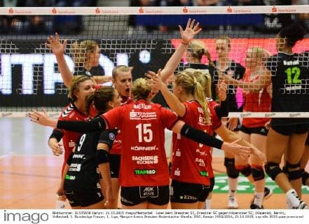 Jubel beim Dresdner SC, Dresdner SC gegen Köpenicker SC, (Köpenick, Berlin), Volleyball, 1. Bundesliga Frauen, 1. Liga, Margon-Arena Dresden Bodenbacher Straße, DSC, Saison 2015 2016, 21.10.2015,