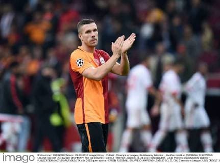 Fußball, Champions League, Galatasaray Istanbul - Benfica Lissabon FUSSBALL CHAMPIONS LEAGUE SAISON 2015 2016 GRUPPENPHASE Galatasaray Istanbul - Benfica Lissabon 21.10.2015 Schlussjubel; Lukas Podolski (Galatasaray Istanbul) 