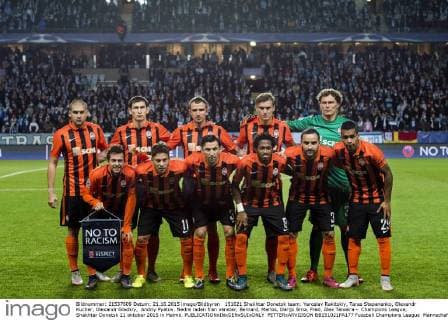 151021 Shakhtar Donetsk team: Yaroslav Rakitskiy, Taras Stepanenko, Olexandr Kucher, Olexandr Gladkiy, Andriy Pyatov. Nedre raden fran vänster, Bernard, Marlos, Darijo Srna, Fred, Alex Teixeira - Champions League, Shakhtar Donetsk 21 oktober 2015 in Malmö.  PETTERxARVIDSON BB151021PA177