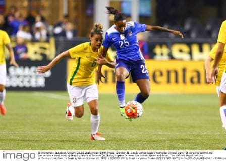 October 21, 2015: United States midfielder Crystal Dunn (25) tries to control the ball as she is held down by Brazil s defender Tamires (6) during a game between the United States and Brazil. The USA and Brazil tied 1-1 at Century Link Field, in Seattle, WA on October 21, 2015. ( SOCCER 2015: Brazil vs United States OCT 21 - ZUMAc04_