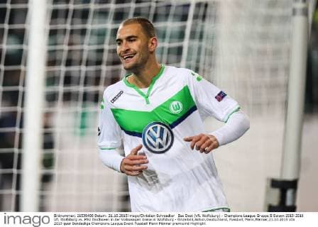 Bas Dost (VfL Wolfsburg) - Champions League Gruppe B Saison 2015-2016 VfL Wolfsburg vs. PSV Eindhoven in der Volkswagen Arena in Wolfsburg - Einzelbild,Aktion,Deutschland, Fussball, Mann,Männer,21.10.2015