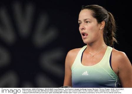 Ana Ivanovic streckt die Zunge heraus, Portrait Tennis, Frauen, 2015 22.10.2015 WTA Tennis Damen BGL BNP Paribas Open Luxembourg - Alison van Uytvanck (BEL) vs Ana Ivanovic (SRB) Kockelscheuer, Luxemburg 