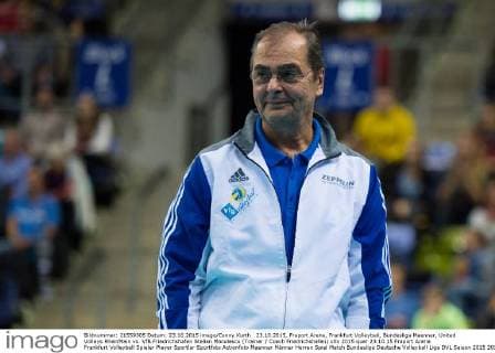 23.10.2015, Fraport Arena, Frankfurt Volleyball, Bundesliga Maenner, United Volleys RheinMain vs. VfB Friedrichshafen Stelian Moculescu (Trainer Coach Friedrichshafen)