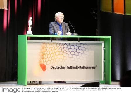 23.10.2015 - Deutsche Akademie für Fussballkultur - Fussballgala - Verleihung Walter Bensemann Preis 2015 JüRa - Prof. Dr. Gunter Gehbauer