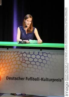 23.10.2015 - Deutsche Akademie für Fussbalkultur - Fussballgala - Verleihung Walter Bensemann Preis 2015 JüRa - Anna Kemper (Die Zeit)