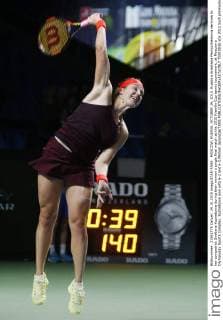 MOSCOW, RUSSIA. OCTOBER 24, 2015. Russia s Anastasia Pavlyuchenkova services to her compatriot Svetlana Kuznetsova during their women s single final match at the 2015 Kremlin Cup tennis tournament, at Moscow s Olympiysky Sports Complex. Kuznetsova won with 6-2 and 6-1.Mikhail Japaridze TASS  TS01081E
