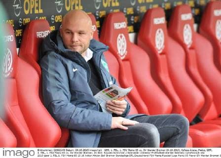 GER, 1. FBL, 1. FSV Mainz 05 vs. SV Werder Bremen 24.10.2015, Coface-Arena, Mainz, GER, 1. FBL, 1. FSV Mainz 05 vs. SV Werder Bremen, im Bild: Rouven Schro?der Schroeder (Direktor Profifußball Werder Bremen) nphxFabisch