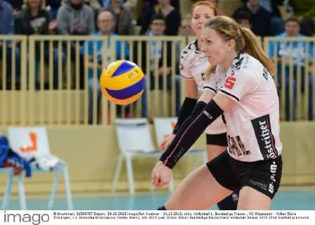 24.10.2015, xtkx, Volleyball 1. Bundesliga Frauen , VC Wiesbaden - Volley Stars Thüringen, v.l. Dominika Drobnakova (Volley Stars),