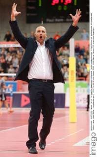 Volleyball Bundesliga TV Rottenburg vs. Netzhoppers KW-Bestensee , Trainer Hans Peter Müller - Angstenberger ( TVR )