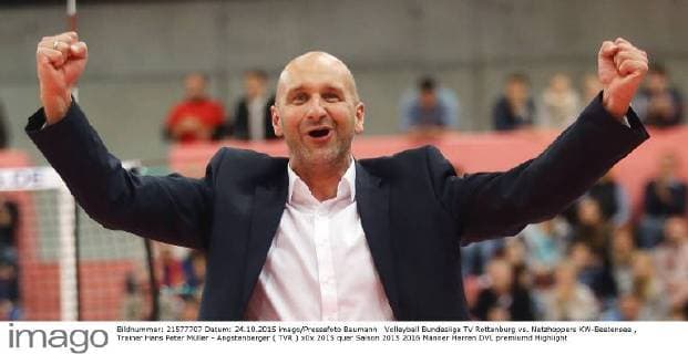 Volleyball Bundesliga TV Rottenburg vs. Netzhoppers KW-Bestensee , Trainer Hans Peter Müller - Angstenberger ( TVR )