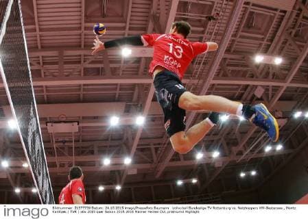 Volleyball Bundesliga TV Rottenburg vs. Netzhoppers KW-Bestensee , Moritz Karlitzek ( TVR )