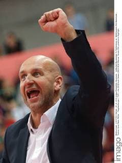 Volleyball Bundesliga TV Rottenburg vs. Netzhoppers KW-Bestensee , Trainer Hans Peter Müller - Angstenberger ( TVR )