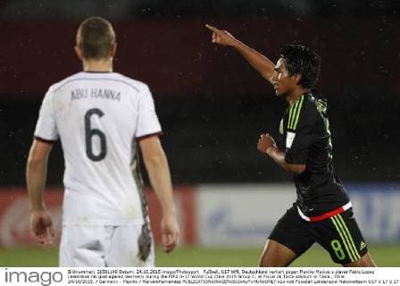 Fußball, U17 WM, Deutschland verliert gegen Mexiko Mexico s player Pablo Lopez celebrates his goal against Germany during the FIFA U-17 World Cup Chile 2015 Group C, at Fiscal de Talca stadium in Talca , Chile. 24 10 2015. Germany - Mexiko MarceloHernandez 