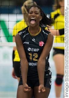 25.10.2015, Halle Berg Fidel, Muenster Volleyball, Bundesliga Frauen, USC Münster Muenster vs. SC Potsdam Jubel Ivonne Daniela Montano ( 12 Potsdam)
