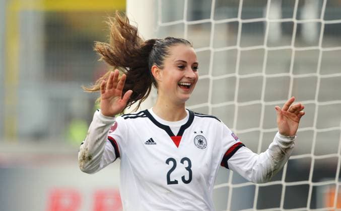 Wiesbaden , Fußball Länderspiel EM Qualifikation , Deutschland vs. Türkei , Jubel Sara Däbritz ( GER )