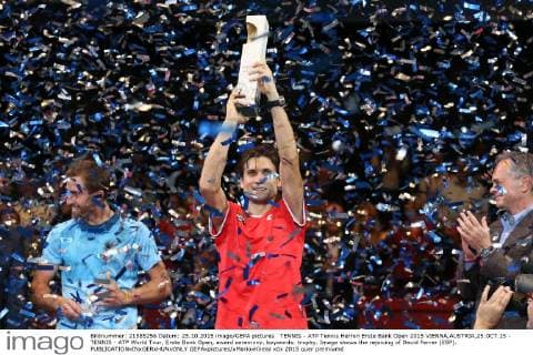 TENNIS - ATP Tennis Herren Erste Bank Open 2015 VIENNA,AUSTRIA,25.OCT.15 - TENNIS - ATP World Tour, Erste Bank Open, award ceremony. keywords: trophy. Image shows the rejoicing of David Ferrer (ESP). GEPAxpictures xMarioxKneisl