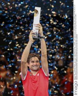 TENNIS - ATP Tennis Herren Erste Bank Open 2015 VIENNA,AUSTRIA,25.OCT.15 - TENNIS - ATP World Tour, Erste Bank Open, award ceremony. keywords: trophy. Image shows the rejoicing of David Ferrer (ESP). GEPAxpictures xMarioxKneisl