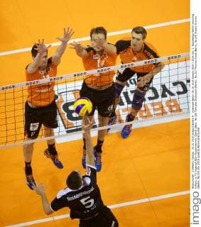 Volleyball Berlin 25.10.2015 Saison 2015 2016 DVL 1. Bundesliga Berlin recycling Volleys vs TV Ingersoll Bühl Sossenheimer, David (Bühl, No.05) Tsimafei Zhukouski (Berlin, No.11) Thomas Kmet (Berlin, No.14) Robert Kromm (Berlin, No.03)