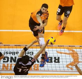 Volleyball Berlin 25.10.2015 Saison 2015 2016 DVL 1. Bundesliga Berlin recycling Volleys vs TV Ingersoll Bühl Nicolas Le Goff (Berlin, No.07) Buchegger, Paul (Bühl, No.17)