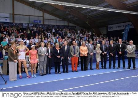 Tennis BGLBNPParibas Open 2015 - Luxembourg WTA Tennis Damen Luxemburg - Finale 25.10.2015, Tennis WTA, Tennis BGLBNPParibas Open 2015 Finale - Luxembourg Kockelscheuer, Luxemburg v.l. Bild mit allen Organisatoren und Hauptsponsoren 