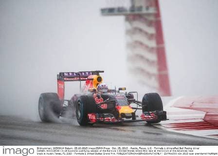 Oct. 25, 2015 - Austin, Texas, U.S - Formula 1 driversRed Bull Racing driver DANIEL RICCIARDO (3) of Australia qualifying session of the Formula 1 United States Grand Prix race at the Circuit of the Americas race track in Austin,Texas. F1 2015 - Formula 1 United States Grand Prix. - ZUMAw300